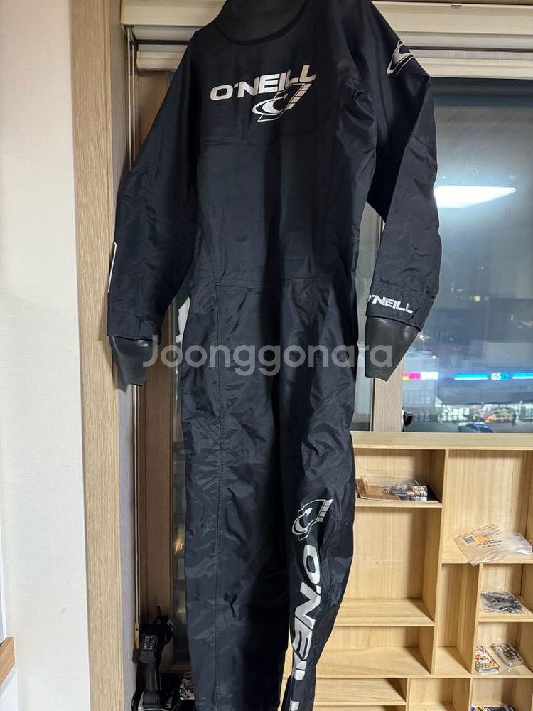 오닐 드라이슈트--0