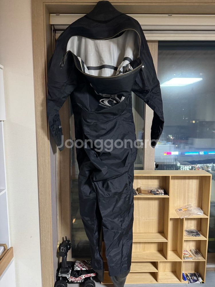 오닐 드라이슈트--1