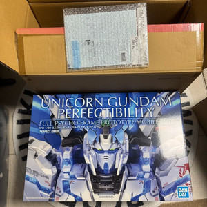 반다이코리아 PG 유니콘 퍼펙티빌리티+LED유닛+델피