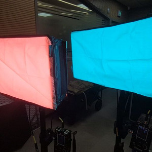 시네로이드 플렉서블 CFL800 조명 팝니다