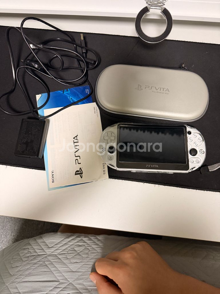 PS Vita2 PCH-2005 화이트 128기가--0