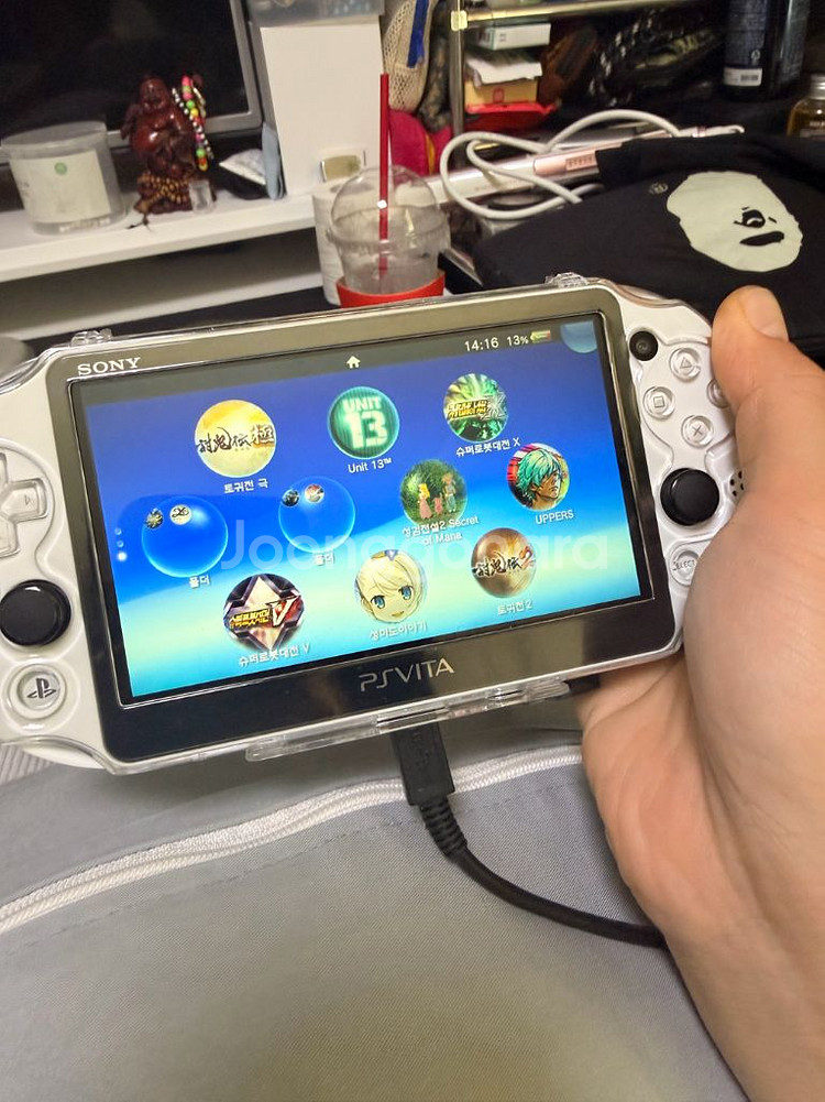 PS Vita2 PCH-2005 화이트 128기가--5