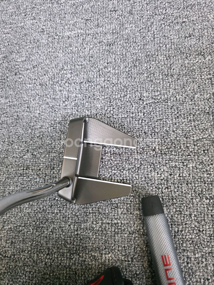 오디세이 툴롱 라스베가스 33인치 퍼터--2