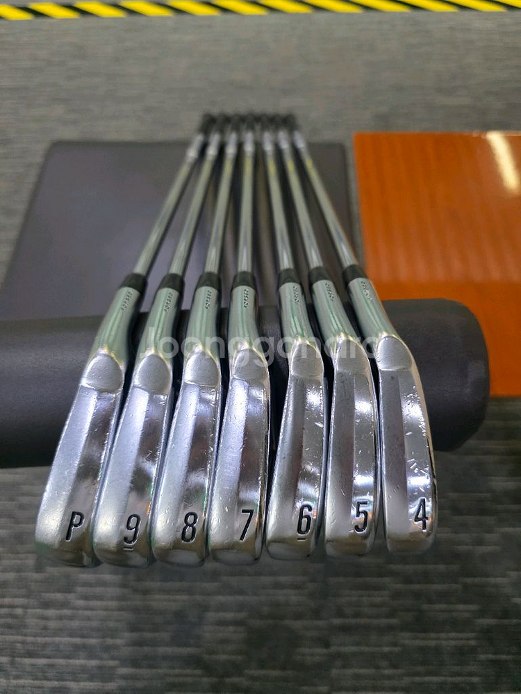 스릭슨 아이언zx7-mk2--1