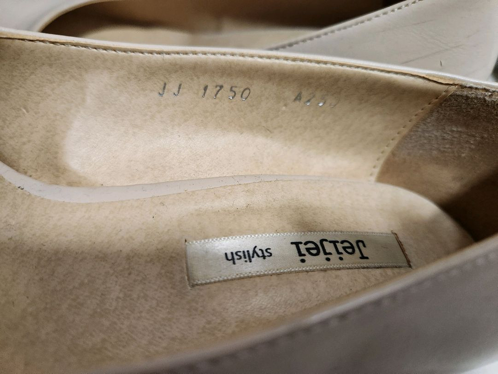 여자 크림베이지색 정장구두 250 이미지