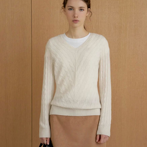 포유온 모니카 브이넥 니트 아이보리 색상 스몰사이즈