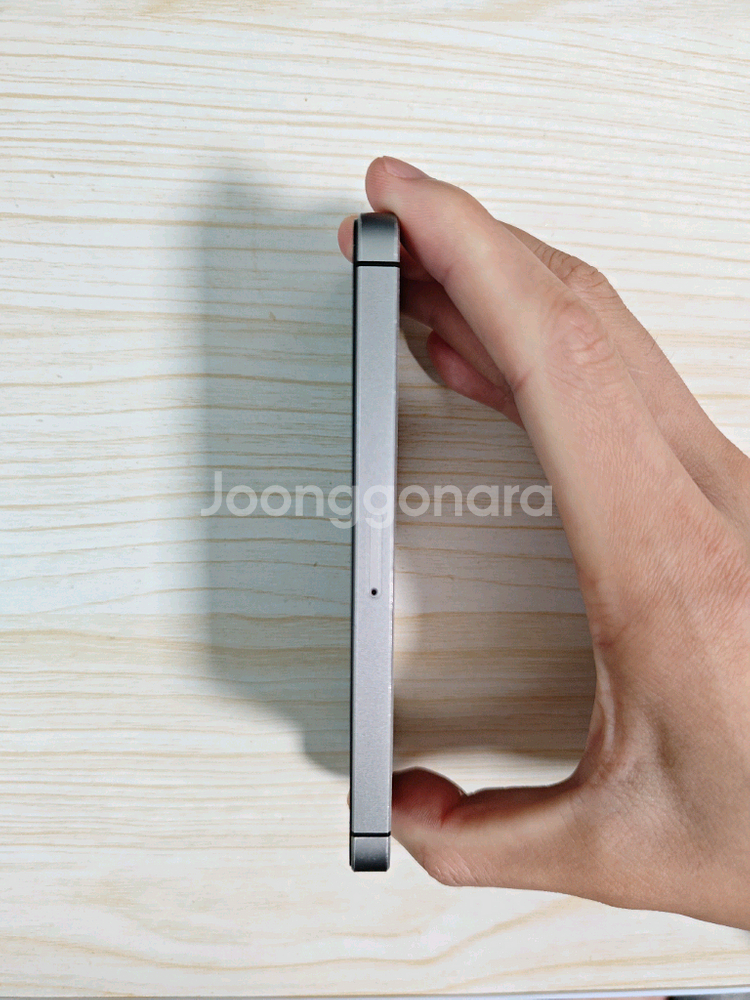 iPhone SE 1세대 블랙 16GB 판매합니다--3