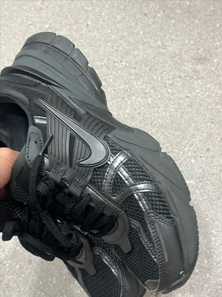 나이키 v2k run 235--1