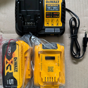 디월트20v 5암페어 배터리 2개,dcb1104 충전기