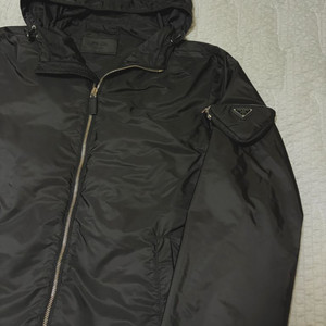 프라다 바람막이