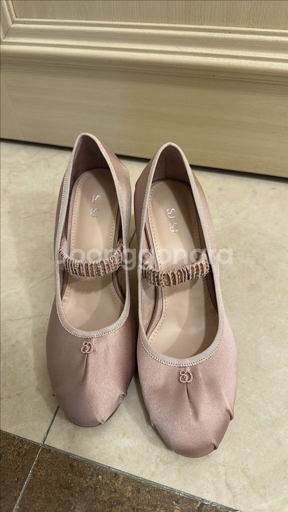 sjsj 새상품 새틴신발 230--0