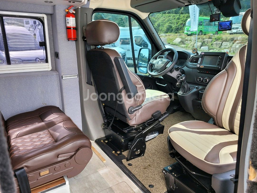 서밋 르노마스터 포리치S 캠핑카판매--5