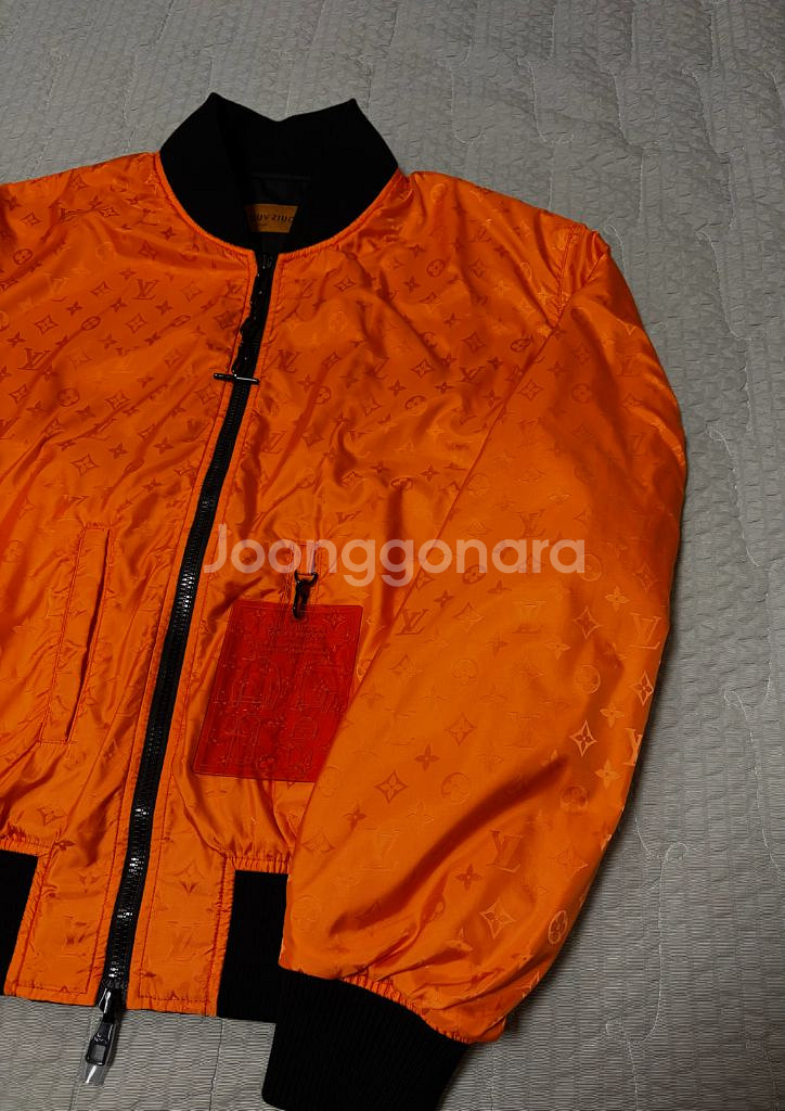루이비통 리버서블 봄버자켓--2