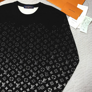 루이비통 그라디언트 니트