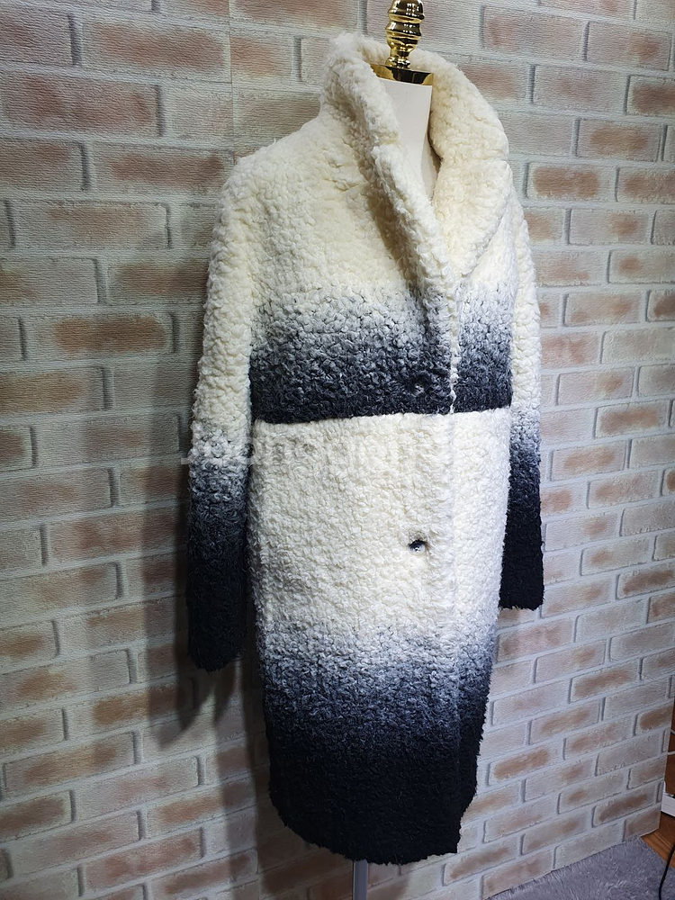 마쥬 정품 상태좋은 뽀글이 양털 그라데이션 롱코트55--0