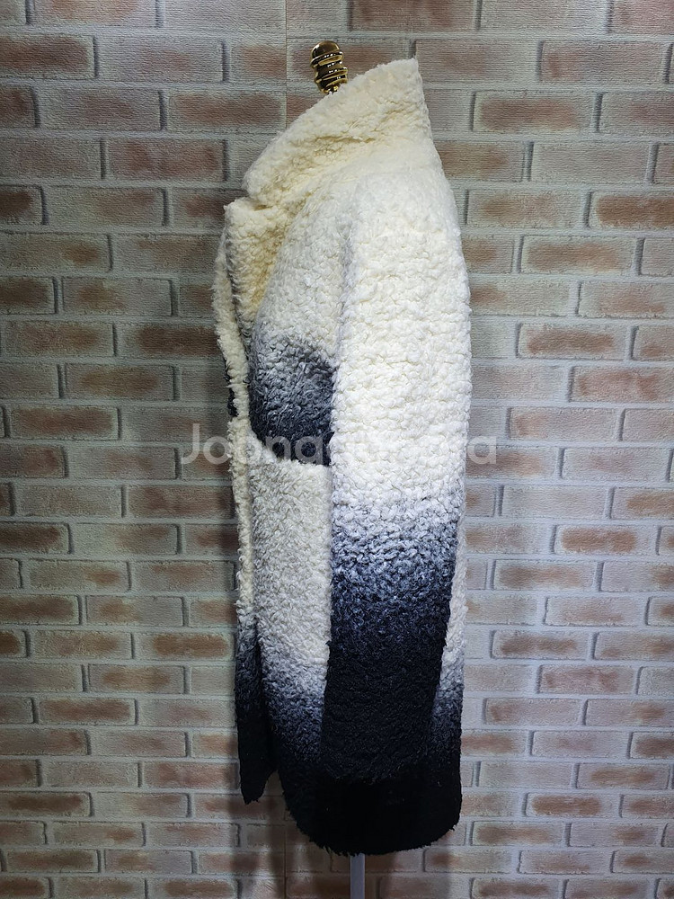 마쥬 정품 상태좋은 뽀글이 양털 그라데이션 롱코트55--7