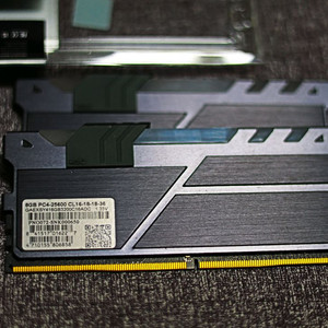 GeIL DDR4 PC4-25600 CL16 EVO x