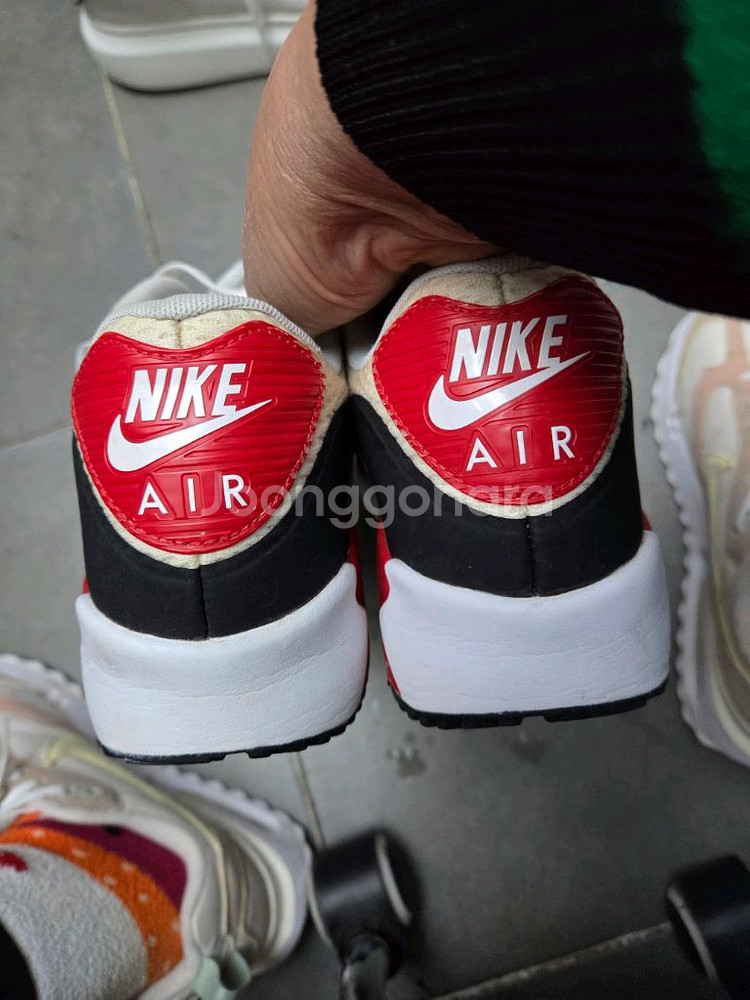 나이키 에어맥스 90. 275--2