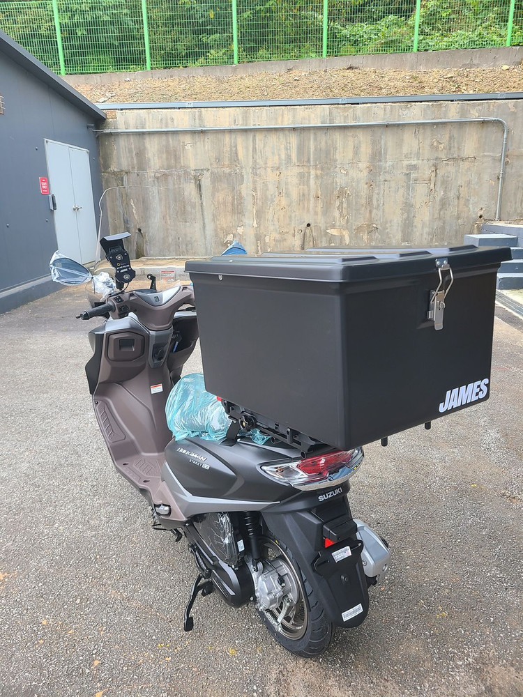 스즈키 버그만 125 배달오토바이 이미지