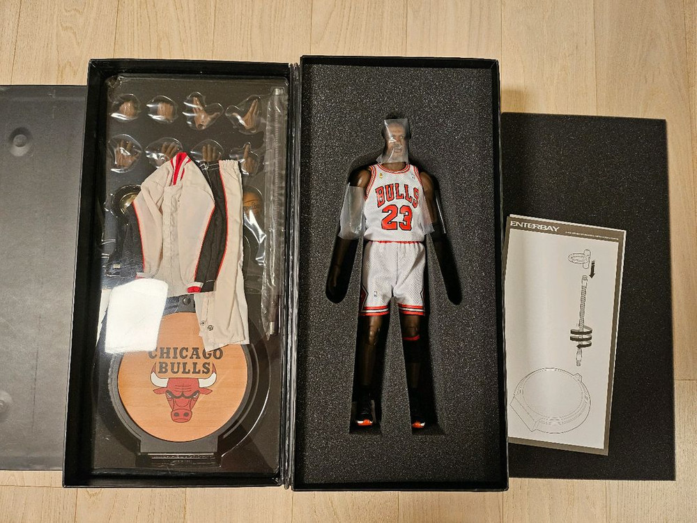 엔터베이 NBA 시카고 홈 마이클 조던 1/6 피규어--3