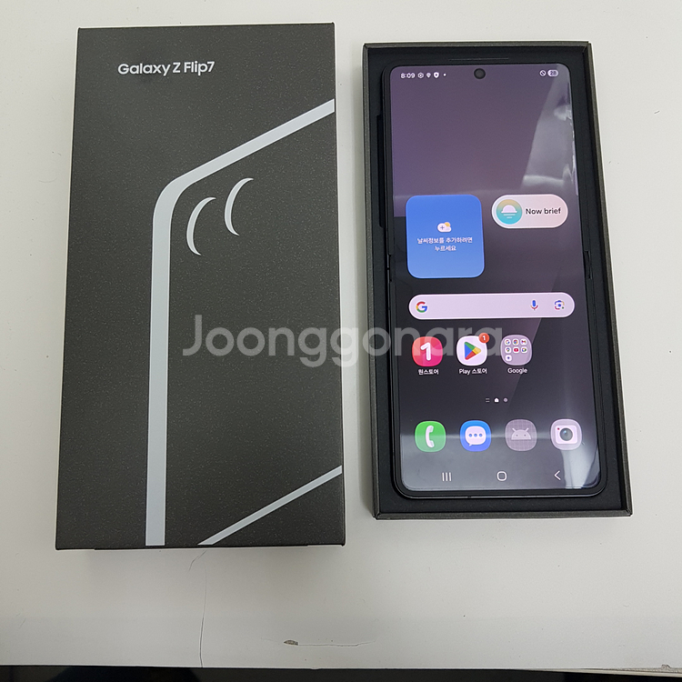 갤럭시 Z플립7 (F766) 256기가 S급 풀박--0