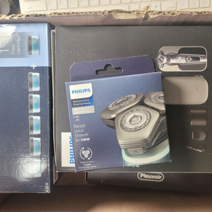 필립스 Q9000전기면도기 새제품 (교체용세드+세정액6