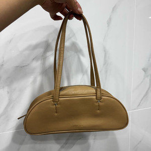 썸웨어버터 데미 바게트백 샌드 베이지