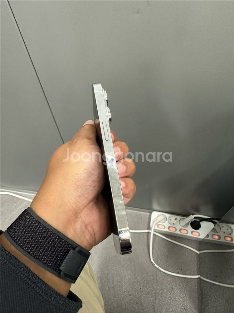 아이폰 14프로 실버 128G팝니다--4