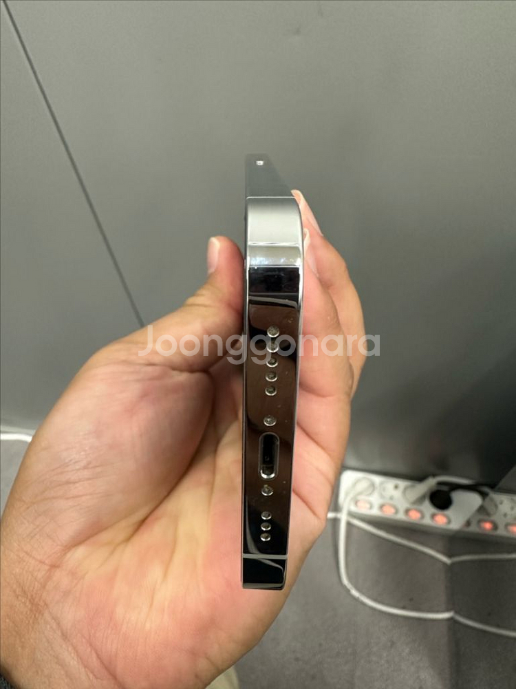 아이폰 14프로 실버 128G팝니다--5