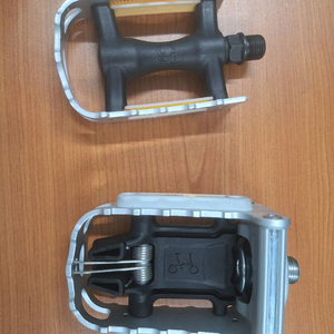 브롬톤 순정 페달 신품 판매합니다