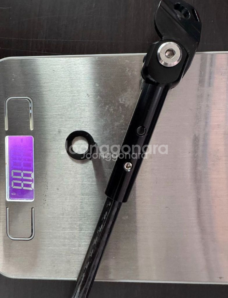 트라이폴드 카본킥스탠드--1