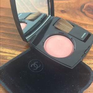 샤넬 쥬 꽁뜨라스뜨 블러셔 99 로즈 페탈