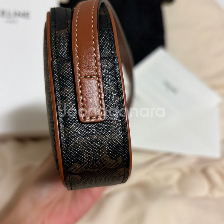 셀린느 퀴르 트리옹프 미니 카메라 숄더백--5