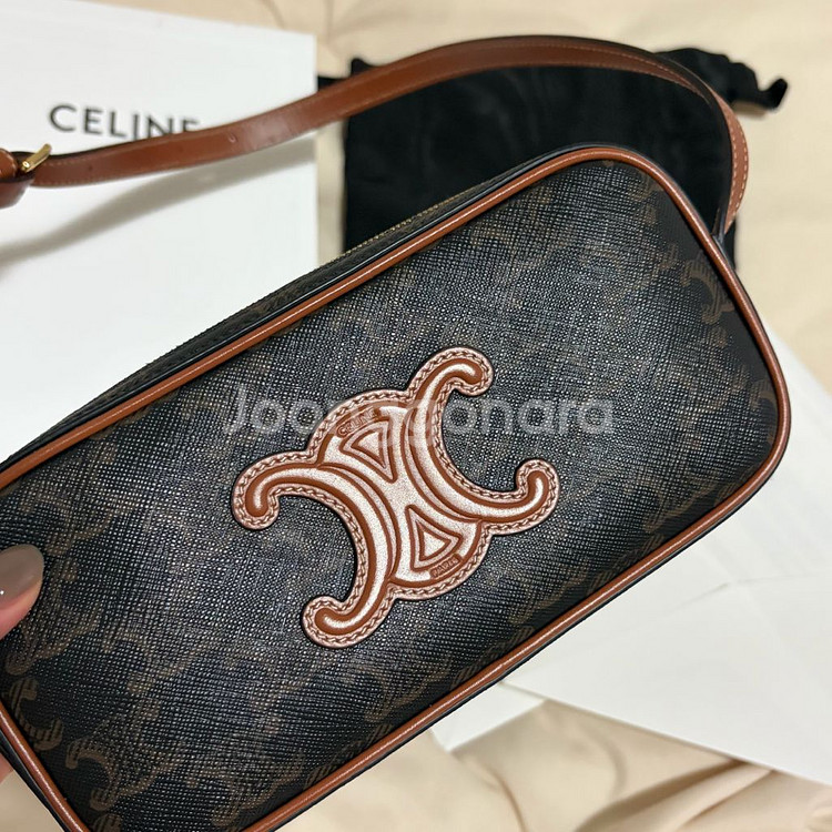 셀린느 퀴르 트리옹프 미니 카메라 숄더백--3