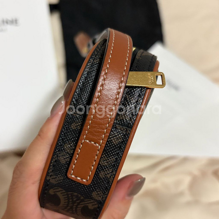 셀린느 퀴르 트리옹프 미니 카메라 숄더백--6