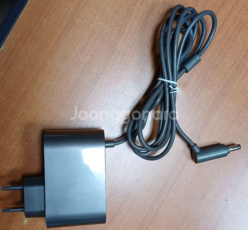 다이슨 v6,v7,v8 무선청소기 정품 충전기--1