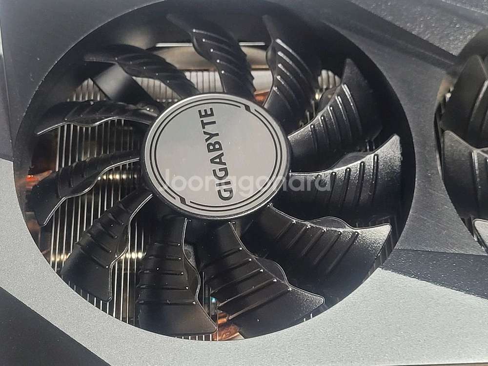 기가바이트 RTX 3070 게이밍 oc 8GB--1