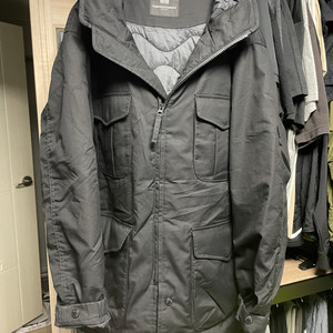 유니클로 엔지니어드 가먼츠 유틸리티 자켓 블랙 L