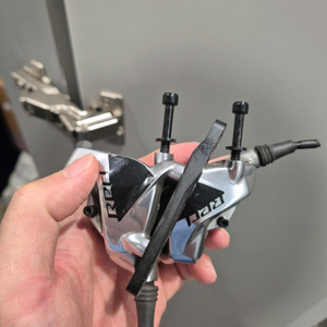 스램 레드 d1 캘리퍼 d1 스프라켓 체인