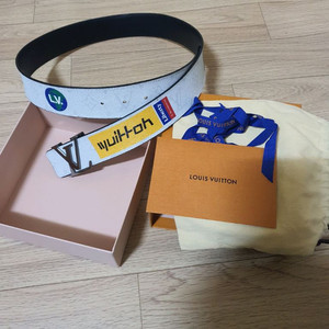 정품)루이비통 벨트(한정판)95 33~36