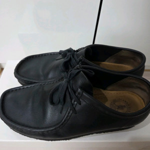 클락스 왈라비 올블랙 판매합니다.