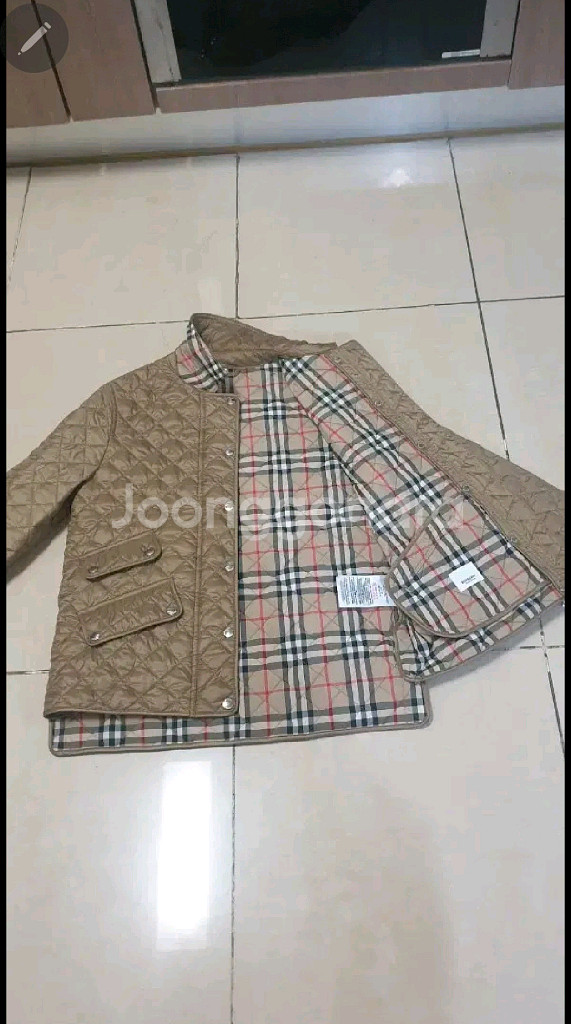 버버리 신형라벨 퀼팅자켓 44 키즈12--0