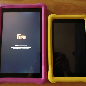 아마존 파이어 태블릿 10.1인치 SL056ZE과 8인