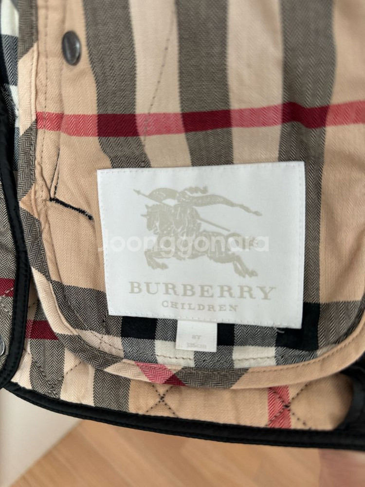 버버리 키즈 블랙 경량패딩 퀼팅 자켓 8Y--1