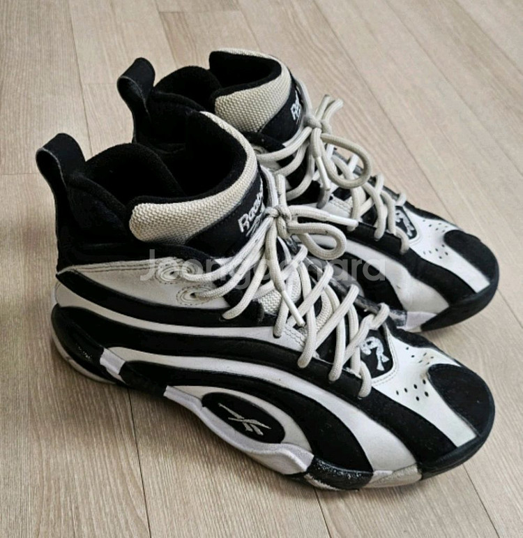 리복 샤크노시스 245사이즈--1