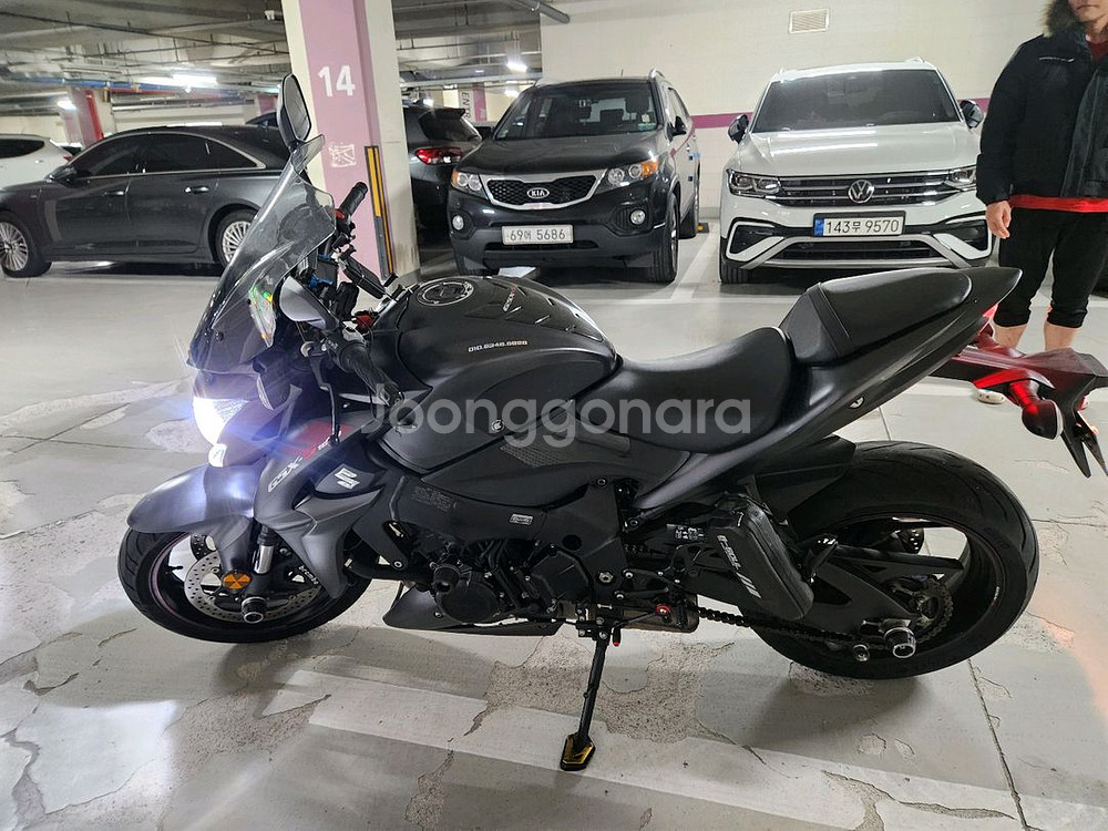 스즈키 GSX-S1000 올블랙, 짧은키로수 판매--3