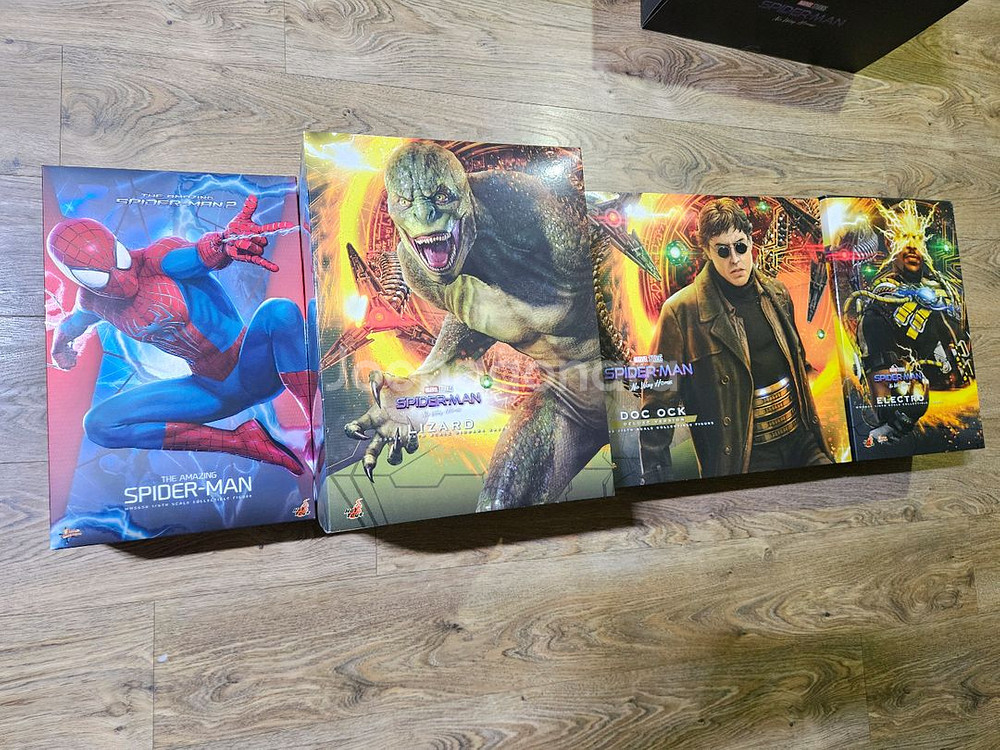 핫토이 스파이더맨, 빌런, 스탠리1.0 팝니다.--2