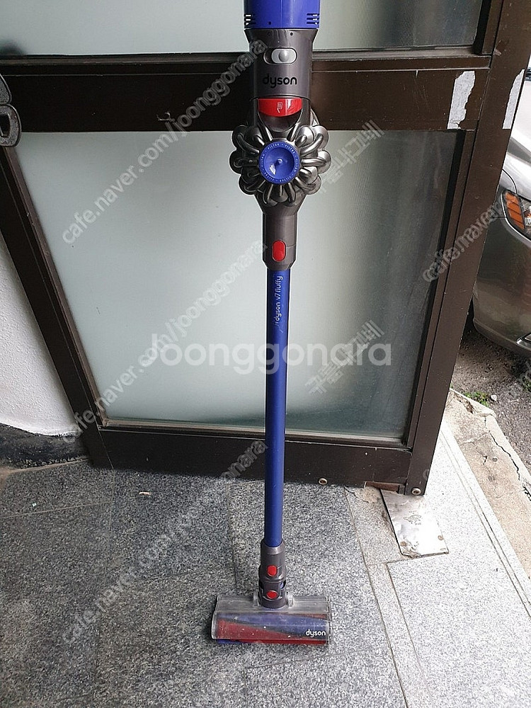 다이슨 무선청소기 v7 본체만 ( 5만원 택배시 6천원--0