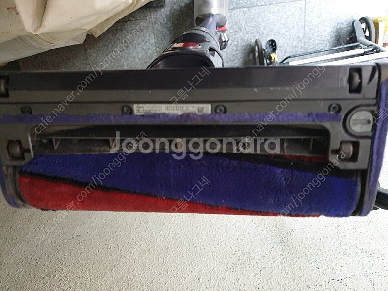 다이슨 무선청소기 v7 본체만 ( 5만원 택배시 6천원--2