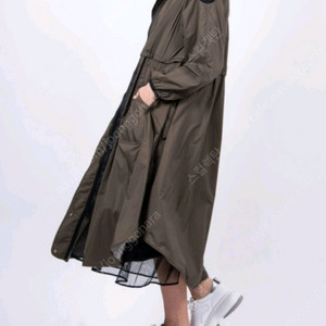 몽클레어 카키 바람막이 새상품 팔아요.